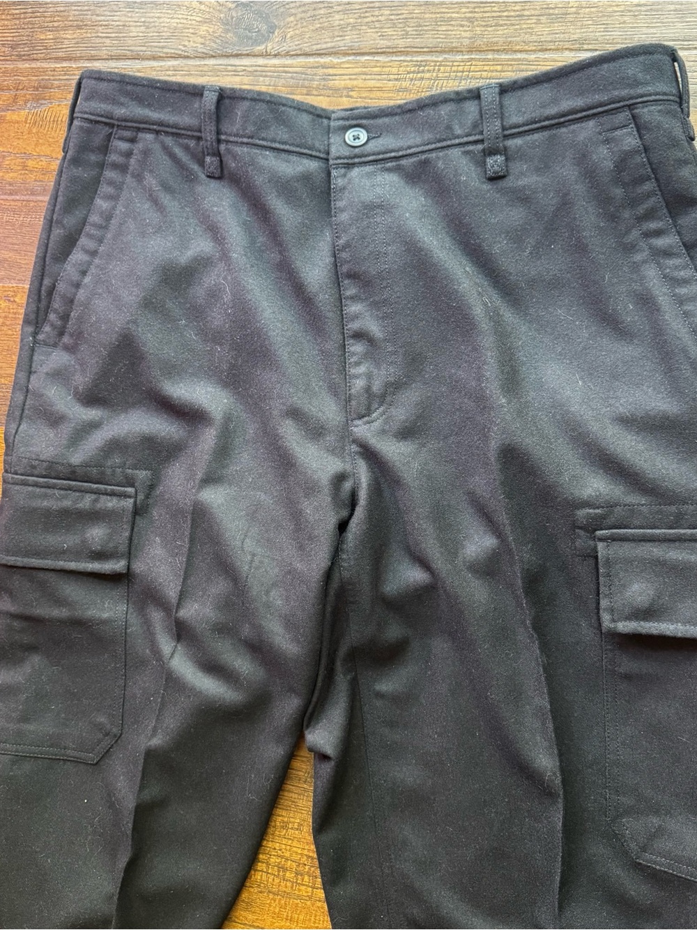 GAP Men's Wool Cargo Pants with Utility Pockets (Actual size 37x30) Black